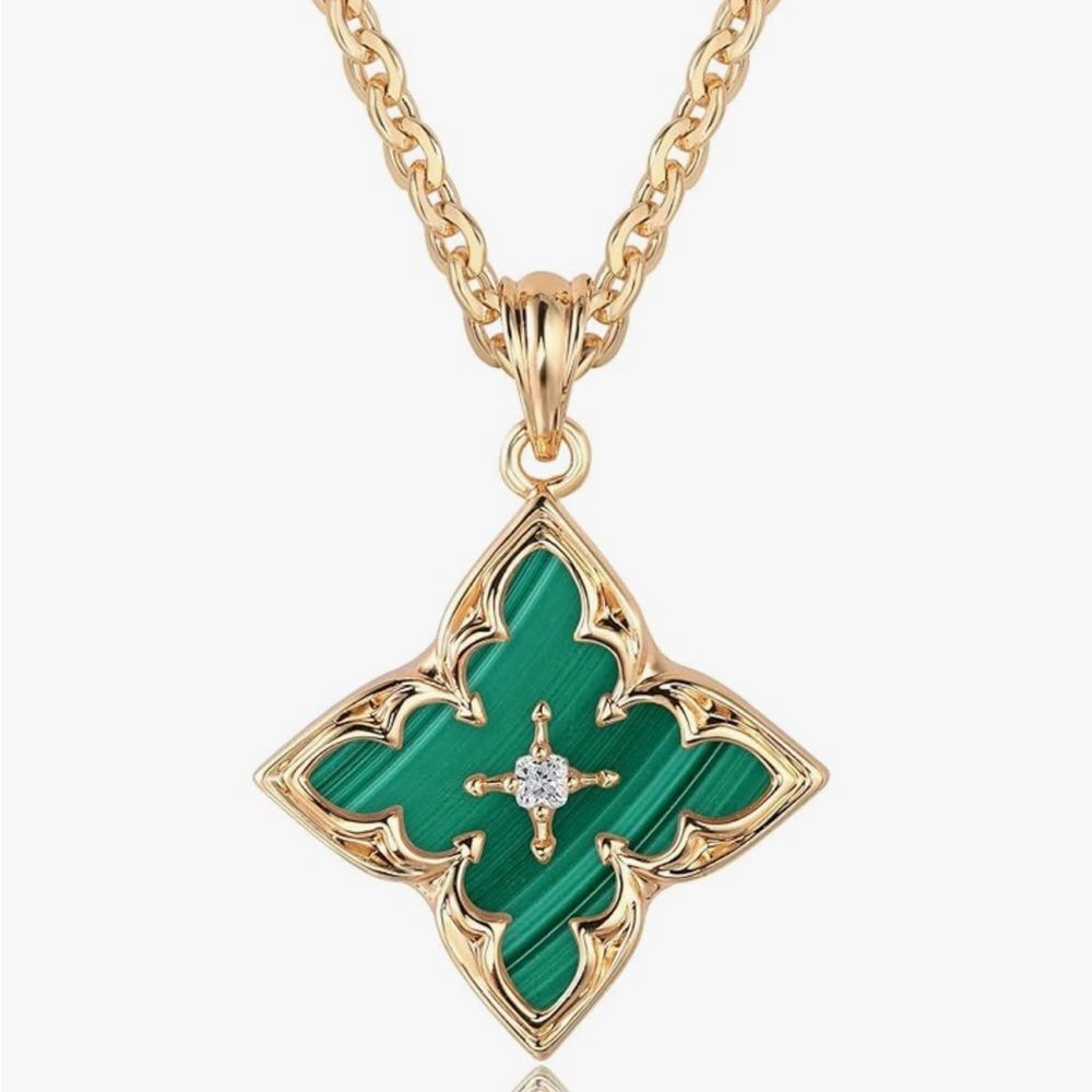 14K Gold Clover Necklace Green Malachite Pendant Chain Dainty Van Cleef Style